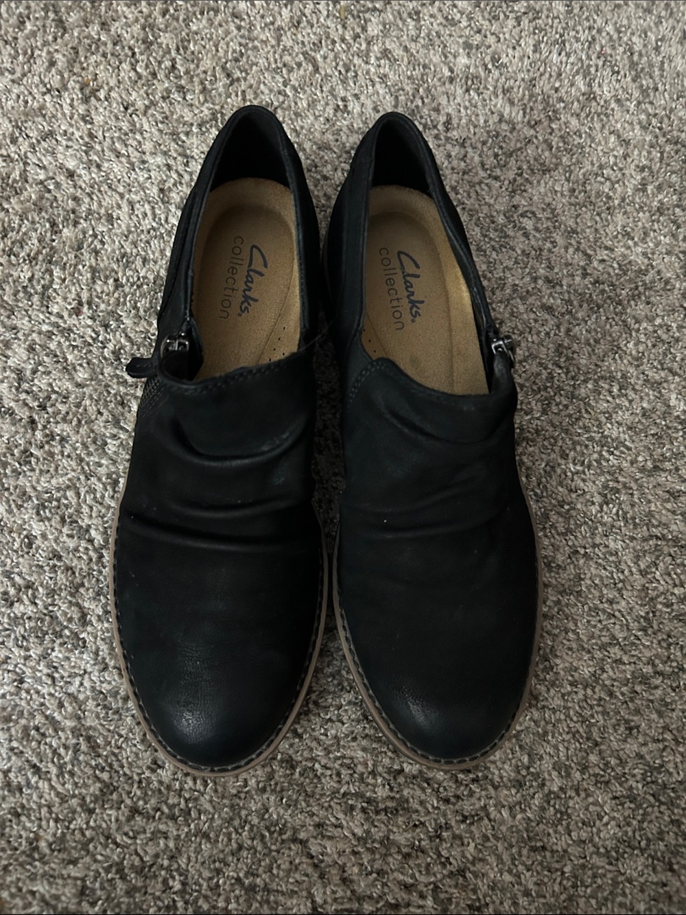 Clarks Camzin Pace Black Nubuck Zip Shooties Size 8.5